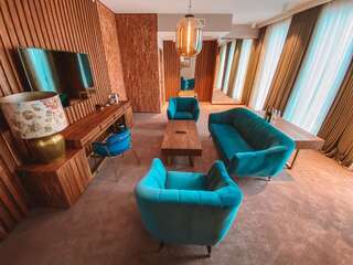 Курортные отели Mtserlebi Resort K'vishkhet'i Люкс с кроватью размера «king-size» и балконом-1