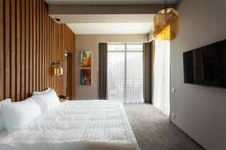 Курортные отели Mtserlebi Resort K'vishkhet'i Люкс с кроватью размера «king-size» и балконом-12