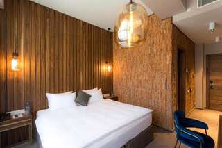 Курортные отели Mtserlebi Resort K'vishkhet'i Двухместный номер Делюкс с 1 кроватью или 2 отдельными кроватями и балконом-2